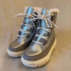 Sorel Explorer III Girls Boots size 9
